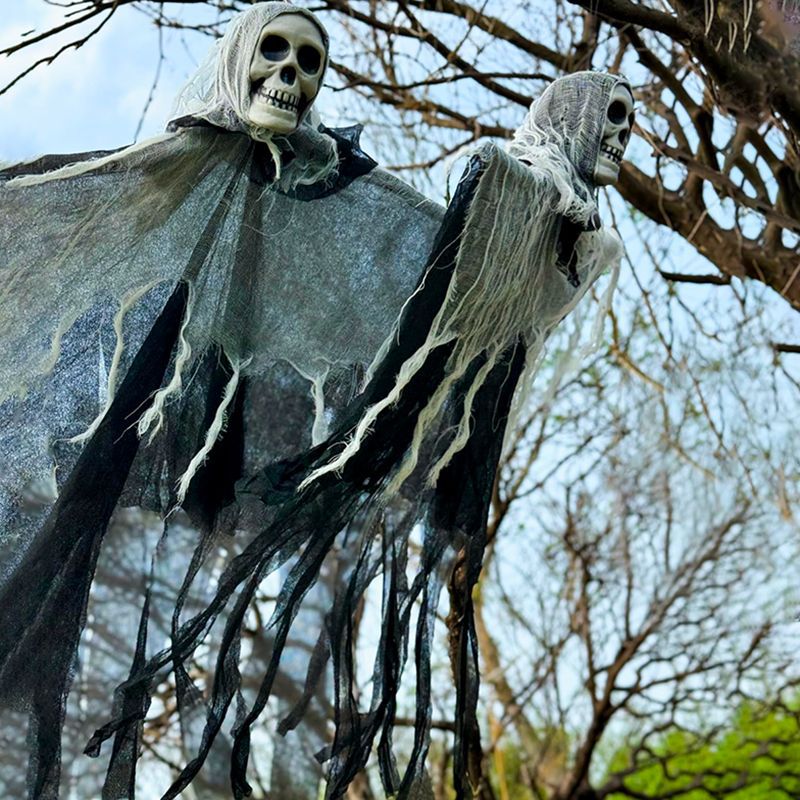 Morroween Hanging Ghost Skull Prop - skull detail close-up